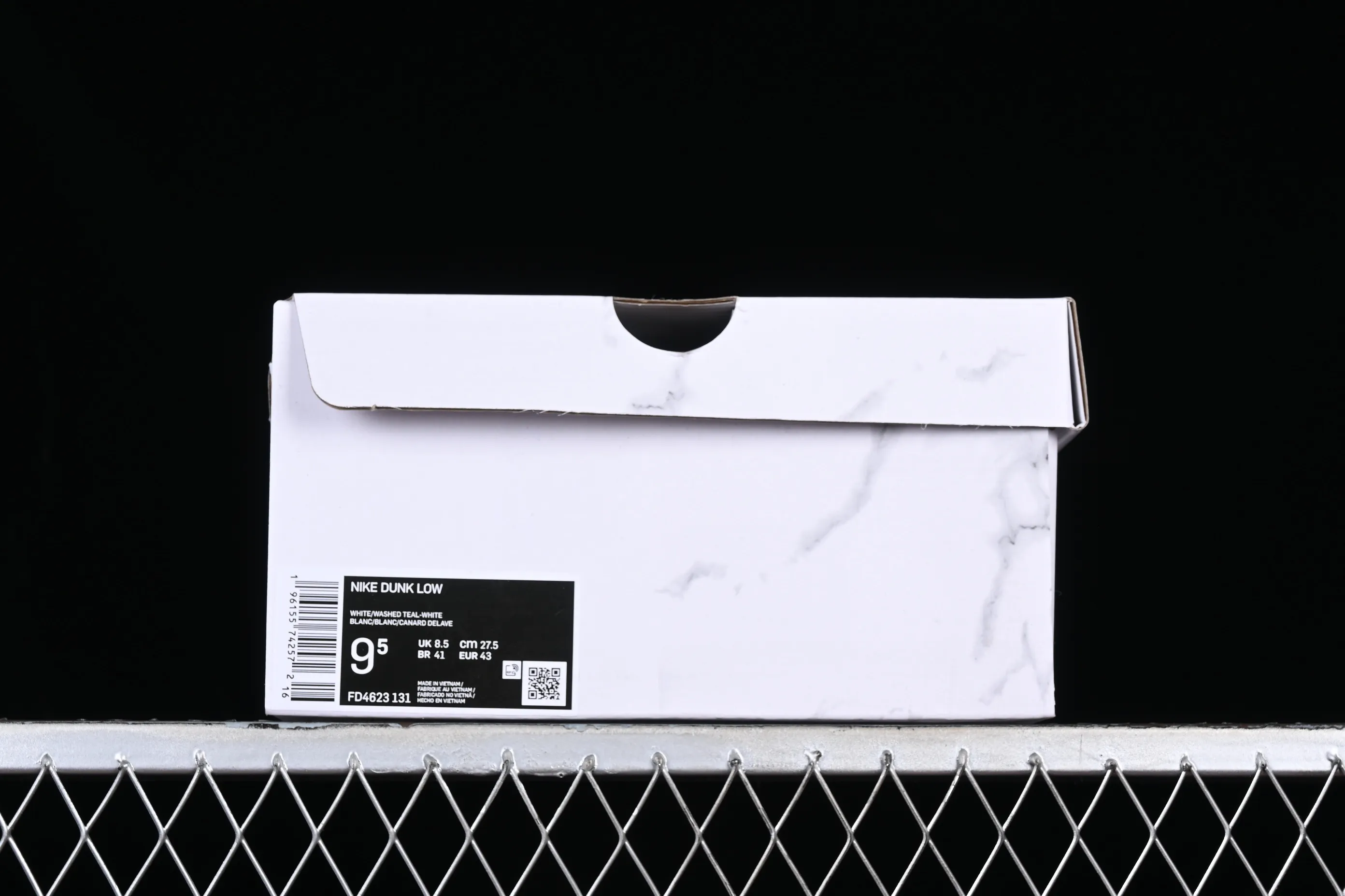 All Categories Nk SB Dunk Series Nk SB Dunk Low Low-top sneakers Nk Dunk Low "Multi Color" Vibrant three hooks Customized version of deconstructed strap casual sneakers FD4623-131